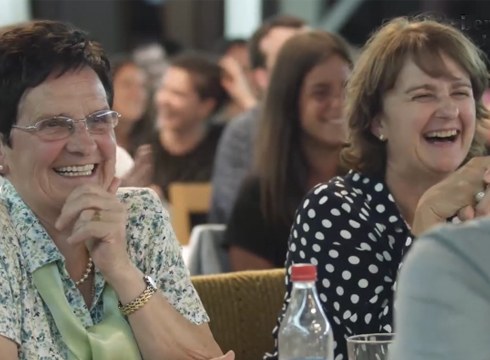 Arrate bezperako bertso-afariko saioa "bertsoak.eus" atarian jarri dute (bideoak)