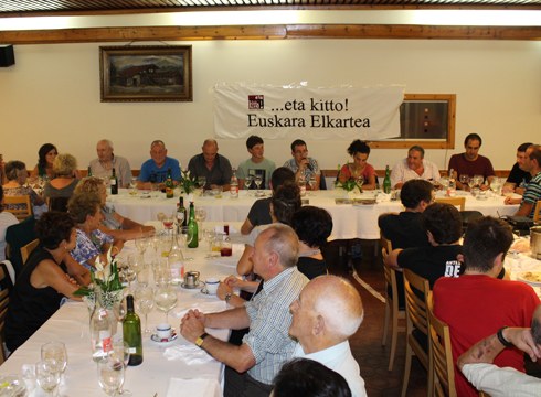 Arrate bezperako bertso-afarirako azken txartelak lortzeko aukera