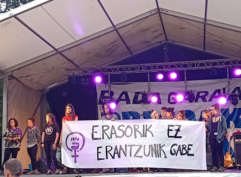 Arrate egunean gertatu zen erasoa salatzeko kazerolada deitu dute gaurko, 19:30ean Untzagan