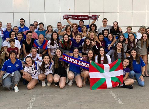 Arrate Eibar Eskubaloiko neskek Euskadi Cup irabazi zuten jubenil mailan