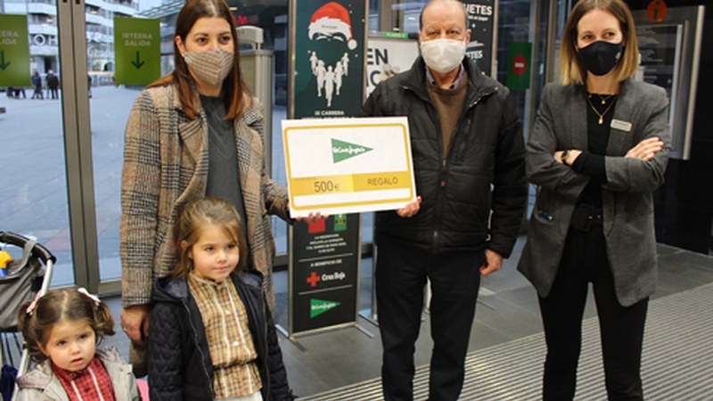 Arrate Elizondok irabazi du …eta kitto! Euskara Elkartearen Gabonetako otarra