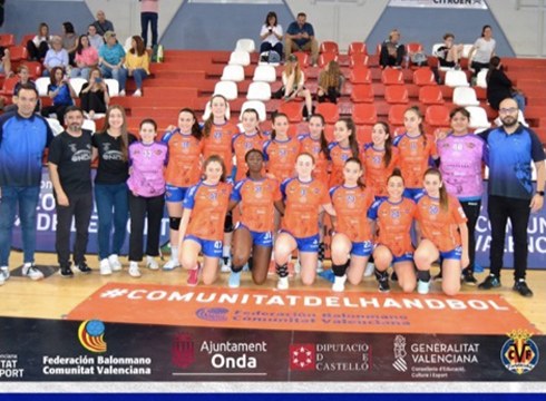 Arrate Eskubaloiko kadete mailako nesken taldea estatuko azken fasea jokatzen du Castellon