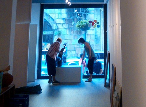 Arrate Kultur Elkarteko bazkideen lanekin erakusketa zabalduko dute bihar Topalekuan