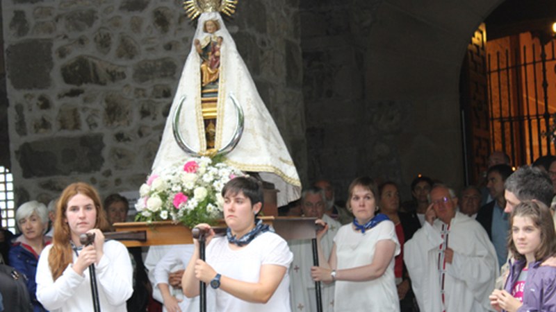 Arrateko Amaren Jaiak gainean ditugu. Hemen daukazue egitaraua eta autobusei buruzko informazioa