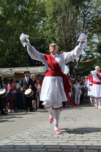 Arrateko Amaren jaiak jendetza erakarri du aurten Arrateko Amaren jaiak jendetza erakarri du aurten