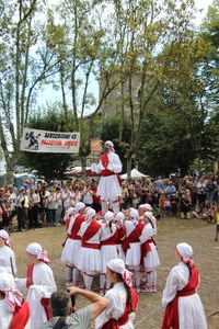 Arrateko Amaren jaiak jendetza erakarri du aurten Arrateko Amaren jaiak jendetza erakarri du aurten