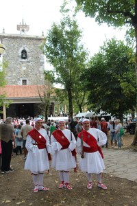 Arrateko Amaren jaiak jendetza erakarri du aurten Arrateko Amaren jaiak jendetza erakarri du aurten