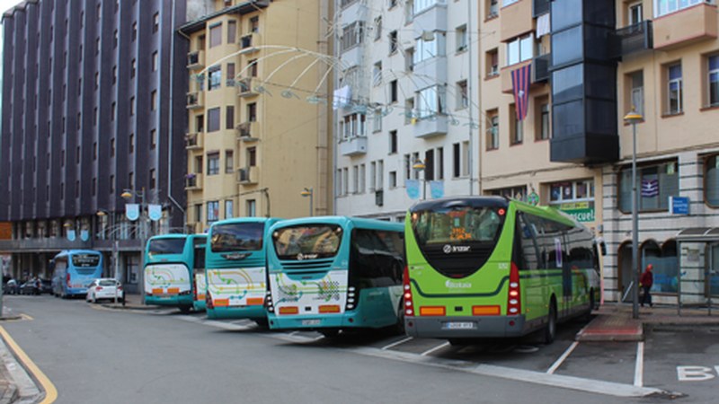 Arrateko jaiak direla eta, dohaineko autobus zerbitzua egongo da, gaurtik hasita