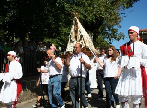 Arrateko jaiek asteburu osoa beteko dute