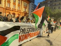 Arratsaldean ere ehundaka eibartar elkartu dira Untzagan, Gernika Palestina herri ekimenak egindako deiari erantzunez