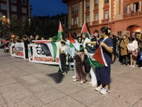 Arratsaldean ere ehundaka eibartar elkartu dira Untzagan, Gernika Palestina herri ekimenak egindako deiari erantzunez