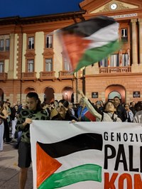Arratsaldean ere ehundaka eibartar elkartu dira Untzagan, Gernika Palestina herri ekimenak egindako deiari erantzunez
