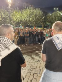 Arratsaldean ere ehundaka eibartar elkartu dira Untzagan, Gernika Palestina herri ekimenak egindako deiari erantzunez