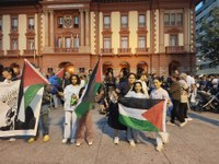 Arratsaldean ere ehundaka eibartar elkartu dira Untzagan, Gernika Palestina herri ekimenak egindako deiari erantzunez