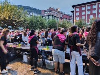 Arratsaldean ere sagardoa euskaraz dastatzeko aukera ederra egon da Untzagan