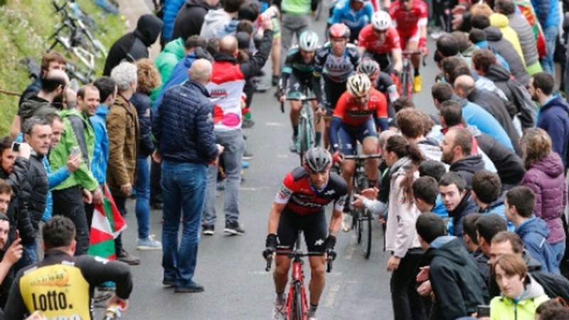 Arratsaldeko 16:00etan itxiko dute trafikoarentzat Arraterako errepidea