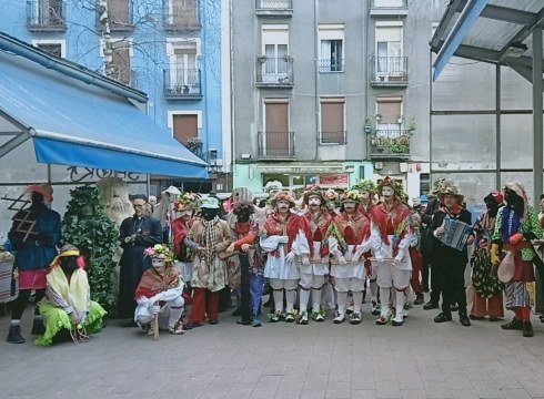 Arratsaldeko 19:00etatik aurrera koko-marruak eta koko-dantzariak herrian kalejiran ibiliko dira