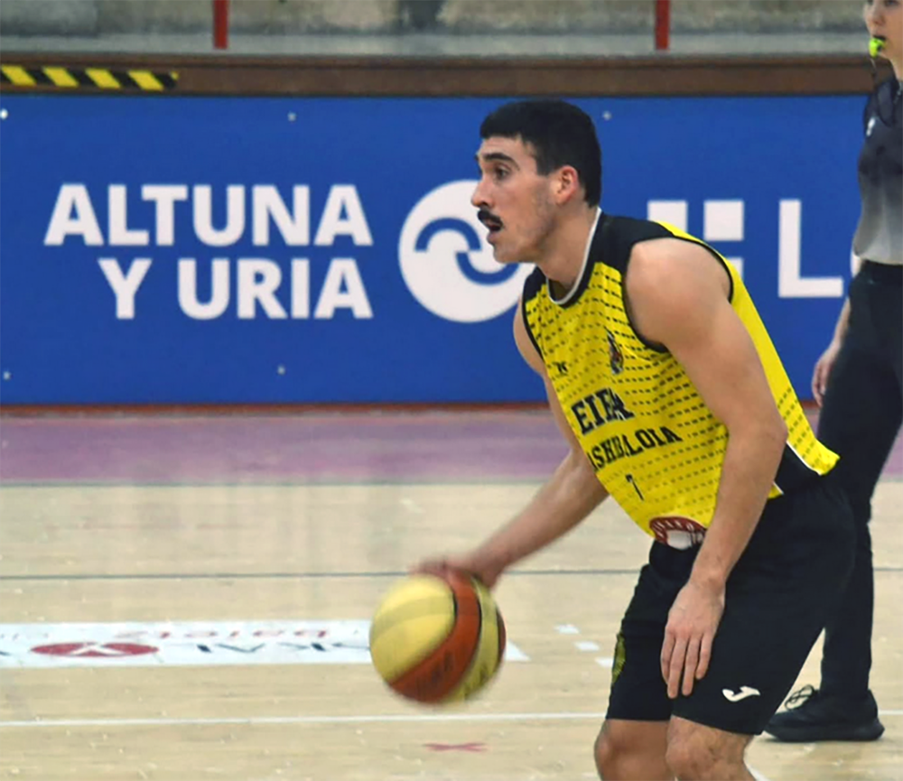 Artesanos Juantxo saskibaloi taldeak denboraldiko bigarren garaipena lortu du