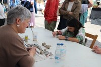 Artisau eta baserritarren azokak bete zuen zapatu goiza