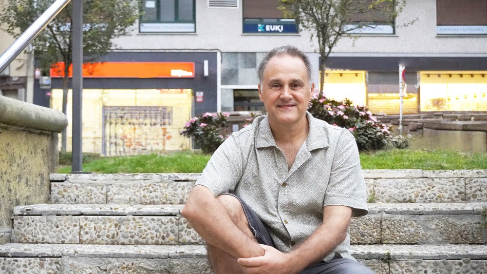 Asier Sarasua: “Gure aitxitxa-amamen belaunaldiak bazuen ezagutza bat, guk jaso ez genuena”