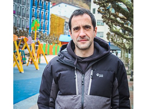 Asier Serrano, Lorelei: “Iraganetik etorritako besarkada handi bat jaso genuen lehen kontzertuan”