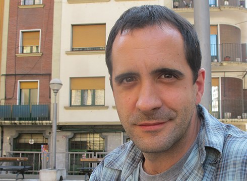 Asier Serranok irabazi du Espainiako 2016ko euskarazko poesia kritika saria