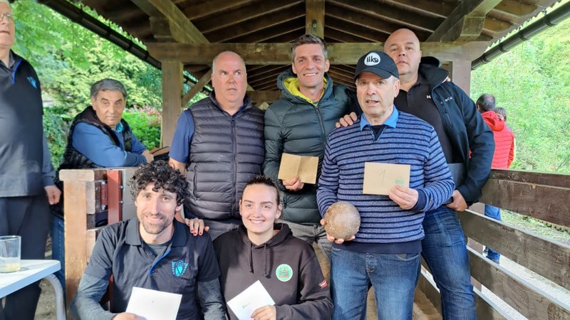 Asola Berriko Ganix Rodriguezek sei txirlo bota zituen Ezozin