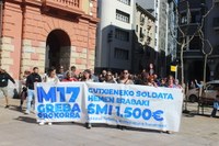 Aspaldiko manifestaziorik handiena egin da gaur eguerdian Eibarren