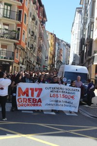 Aspaldiko manifestaziorik handiena egin da gaur eguerdian Eibarren