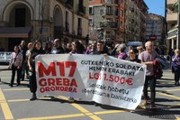 Aspaldiko manifestaziorik handiena egin da gaur eguerdian Eibarren