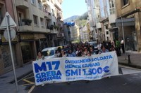 Aspaldiko manifestaziorik handiena egin da gaur eguerdian Eibarren
