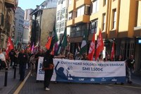 Aspaldiko manifestaziorik handiena egin da gaur eguerdian Eibarren