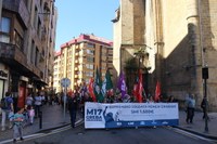 Aspaldiko manifestaziorik handiena egin da gaur eguerdian Eibarren