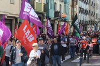 Aspaldiko manifestaziorik handiena egin da gaur eguerdian Eibarren