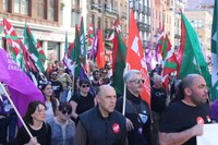 Aspaldiko manifestaziorik handiena egin da gaur eguerdian Eibarren