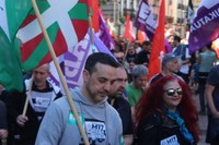 Aspaldiko manifestaziorik handiena egin da gaur eguerdian Eibarren