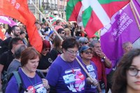 Aspaldiko manifestaziorik handiena egin da gaur eguerdian Eibarren