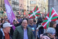 Aspaldiko manifestaziorik handiena egin da gaur eguerdian Eibarren