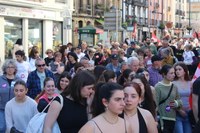 Aspaldiko manifestaziorik handiena egin da gaur eguerdian Eibarren