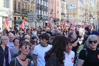 Aspaldiko manifestaziorik handiena egin da gaur eguerdian Eibarren