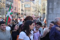 Aspaldiko manifestaziorik handiena egin da gaur eguerdian Eibarren