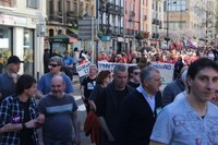 Aspaldiko manifestaziorik handiena egin da gaur eguerdian Eibarren