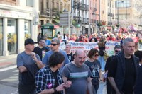 Aspaldiko manifestaziorik handiena egin da gaur eguerdian Eibarren