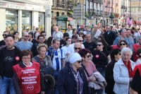Aspaldiko manifestaziorik handiena egin da gaur eguerdian Eibarren
