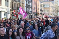 Aspaldiko manifestaziorik handiena egin da gaur eguerdian Eibarren