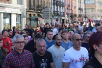 Aspaldiko manifestaziorik handiena egin da gaur eguerdian Eibarren