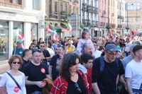 Aspaldiko manifestaziorik handiena egin da gaur eguerdian Eibarren