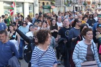 Aspaldiko manifestaziorik handiena egin da gaur eguerdian Eibarren