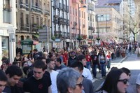 Aspaldiko manifestaziorik handiena egin da gaur eguerdian Eibarren