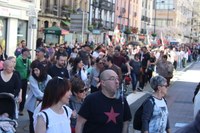 Aspaldiko manifestaziorik handiena egin da gaur eguerdian Eibarren